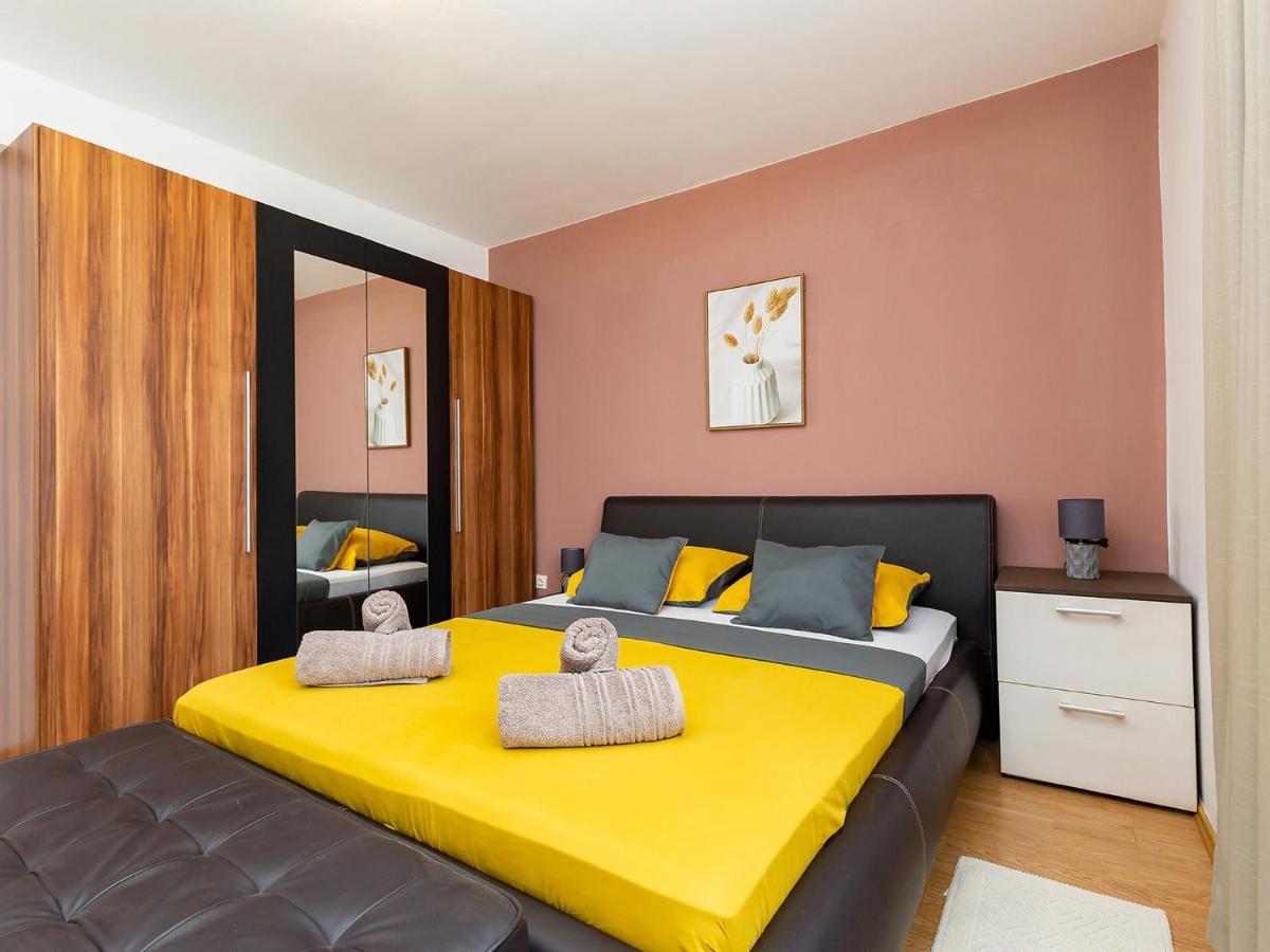 Apartments Fratta Frata Bagian luar foto